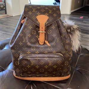 Louis Vuitton Montsouris GM / beautiful and clean. 💯 authentic.
